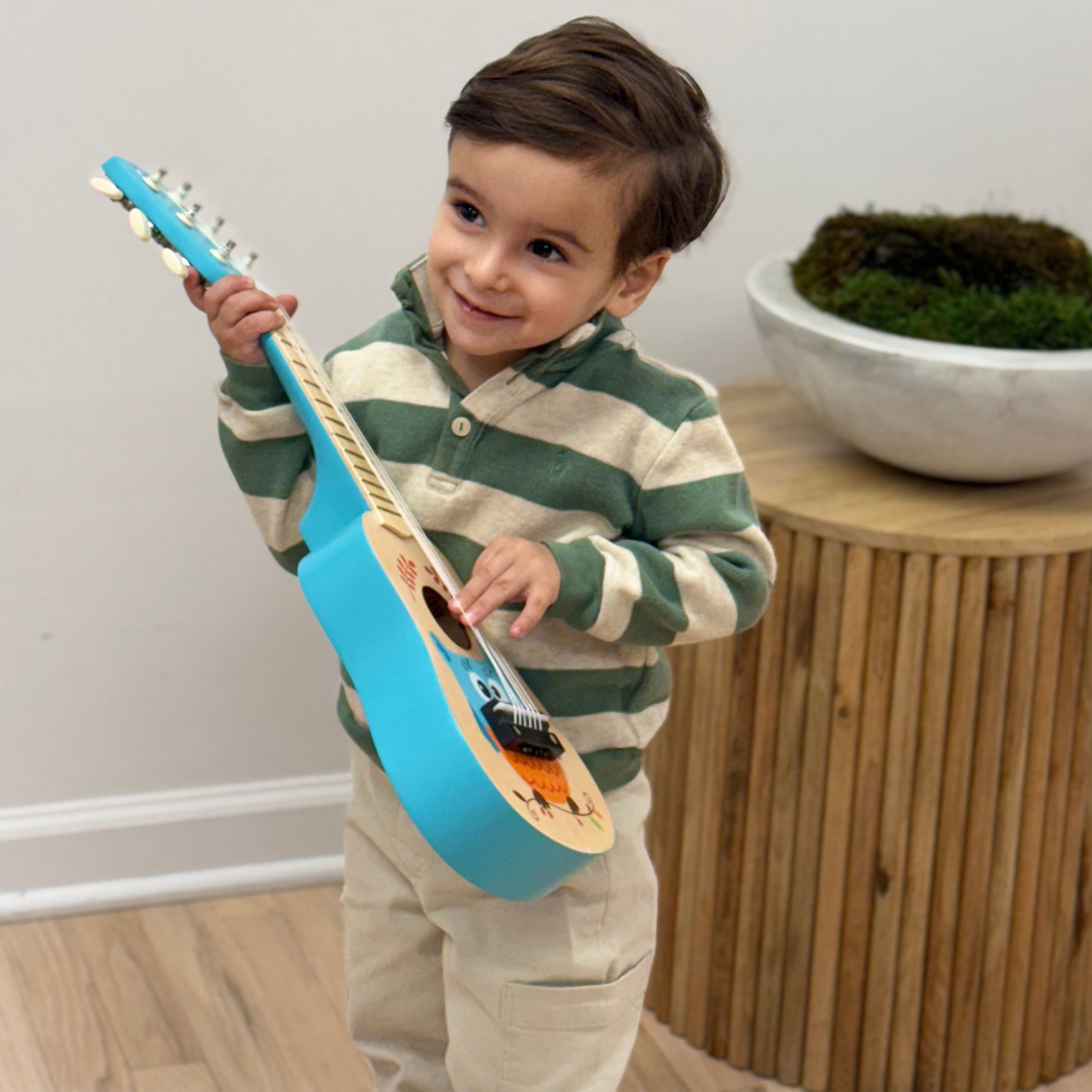 Toyster's wooden Guitar